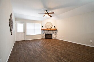 4320 Stone Hollow Way in Euless, TX - Building Photo - Building Photo