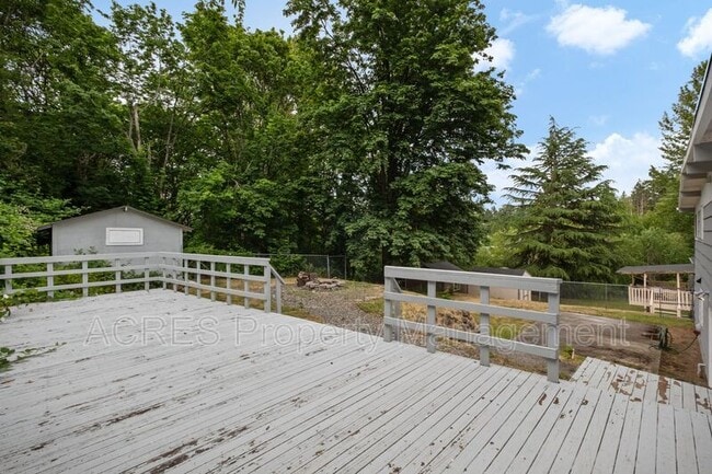 property at 12126 SE 160th St