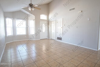 14140 Robert Ituarte Dr in El Paso, TX - Foto de edificio - Building Photo
