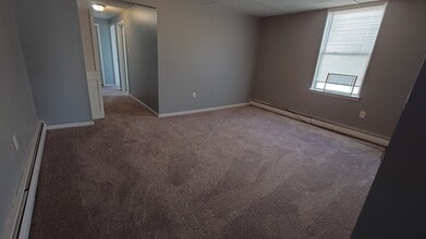 18 S Forklanding Rd in Maple Shade, NJ - Building Photo - Building Photo