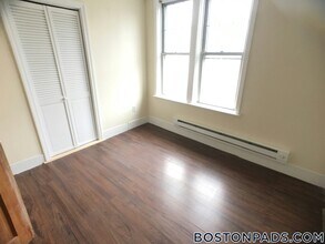 739 Parker St in Boston, MA - Building Photo - Building Photo