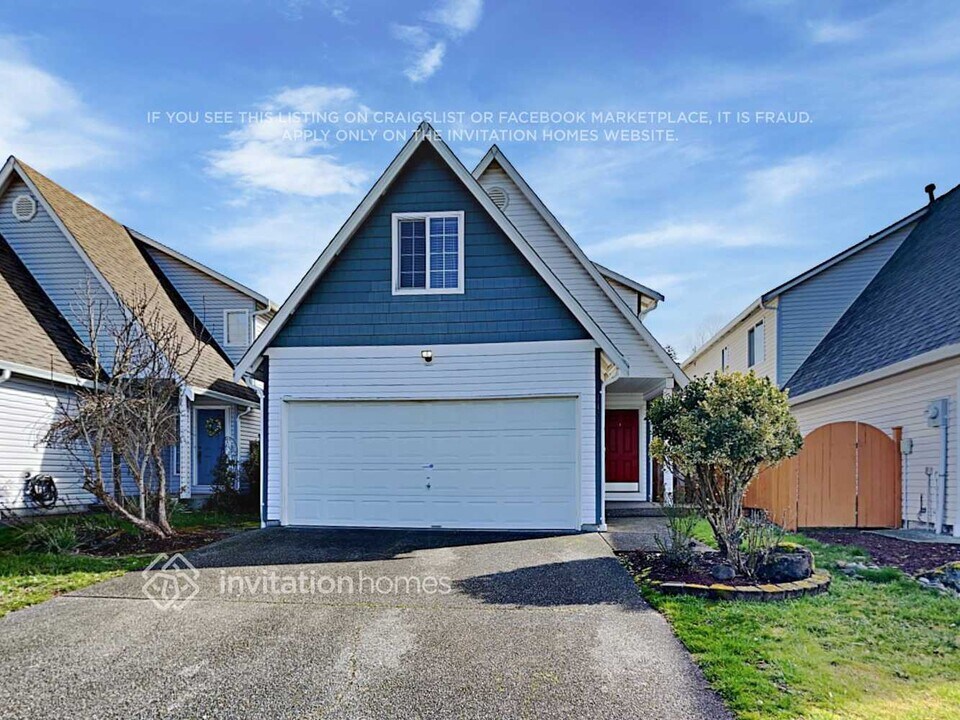 11016 185th Ave E in Bonney Lake, WA - Building Photo
