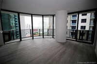 55 SW 9th St, Unit 1708 in Miami, FL - Building Photo - Building Photo