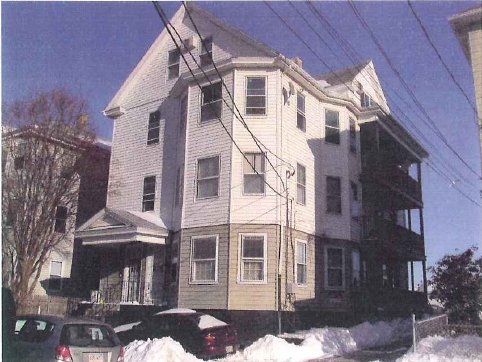 15-17 Phoenix St in Central Falls, RI - Foto de edificio