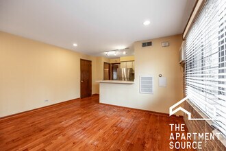 715 W Diversey Pky, Unit 2 in Chicago, IL - Building Photo - Building Photo