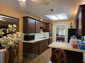 2217 Colonial Ct in Stockton, CA - Building Photo - Building Photo