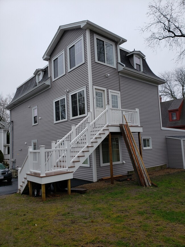 26 Mineral St, Unit #2 in Ipswich, MA - Foto de edificio - Building Photo