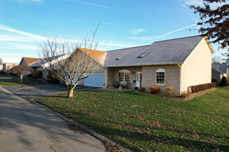 2750 Iowa Dr in New Kensington, PA - Building Photo - Building Photo