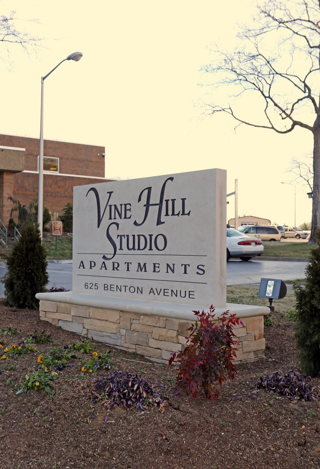 Vine Hill Towers in Nashville, TN - Foto de edificio - Building Photo