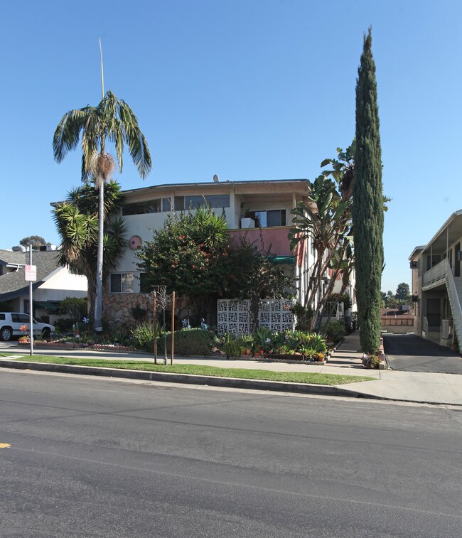 2024 N Commonwealth Ave in Los Angeles, CA - Building Photo - Building Photo