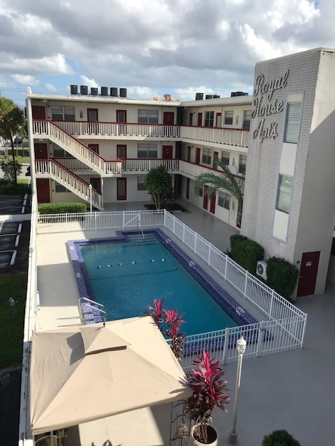 Royal House Apartments in Miami, FL - Building Photo - Building Photo