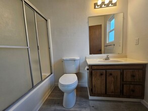 13277 Anchor Village in Clearlake Oaks, CA - Building Photo - Building Photo