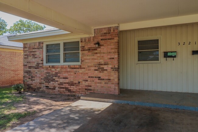 3221 33rd St in Lubbock, TX - Building Photo - Building Photo