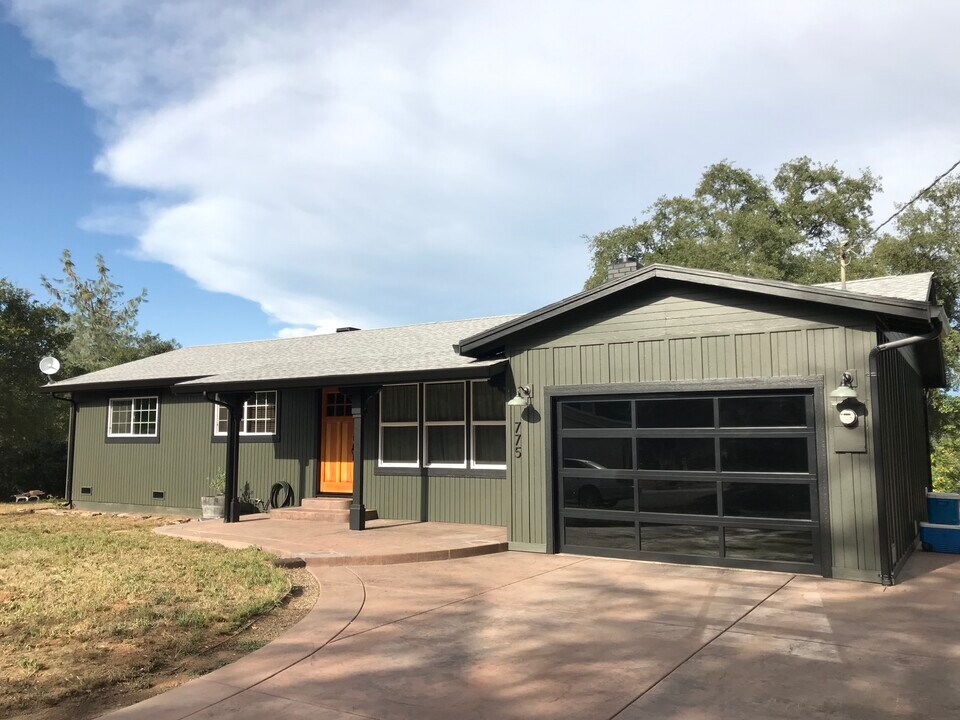 775 Mark Twain Rd in Angels Camp, CA - Building Photo