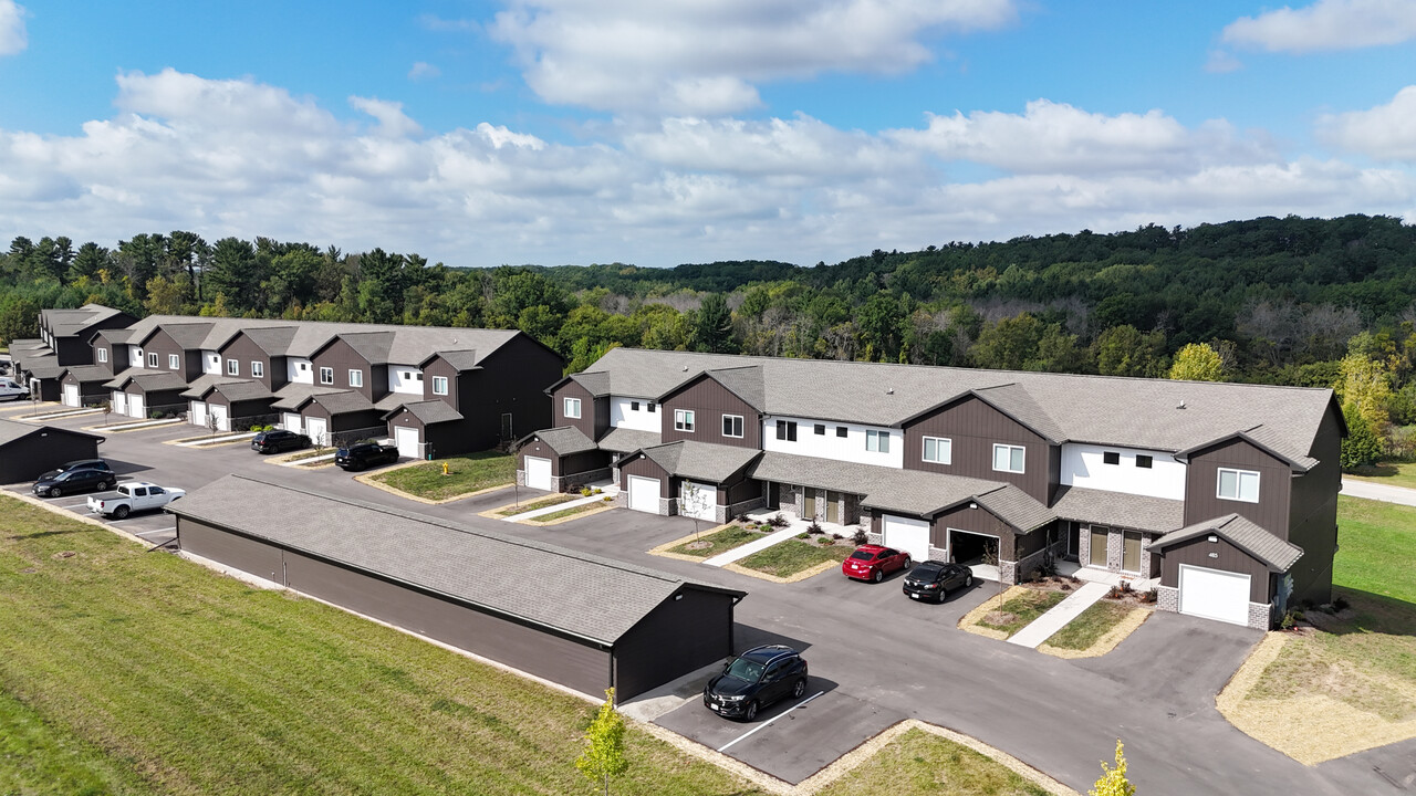 Alta Apartments in Howard, WI - Building Photo