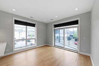 1050 W Cornelia Ave, Unit #  0201 in Chicago, IL - Foto de edificio - Building Photo