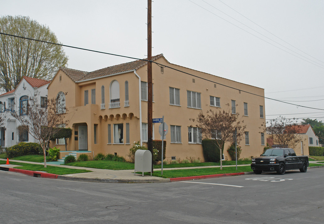 600 N Spaulding Ave in Los Angeles, CA - Building Photo