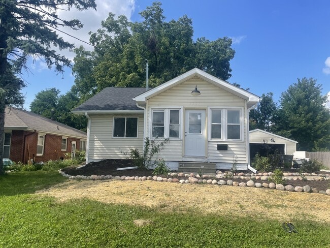 property at 5301 Urbandale Ave