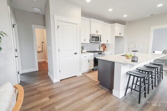 12518 Ochoco St in Nampa, ID - Foto de edificio - Building Photo
