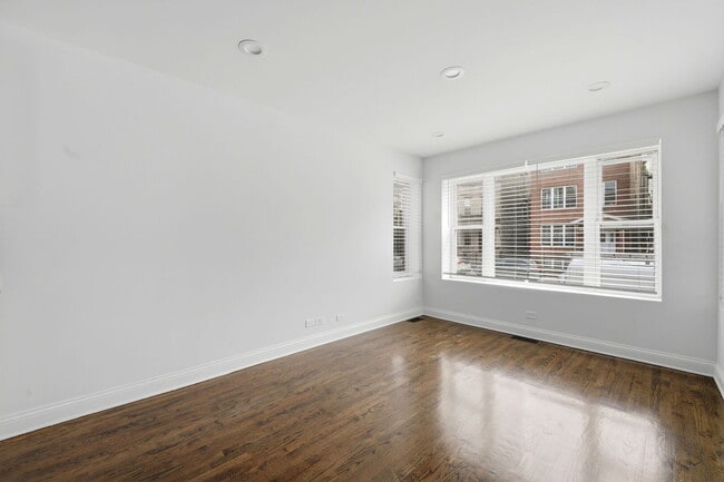 2618 W Augusta Blvd in Chicago, IL - Building Photo - Building Photo