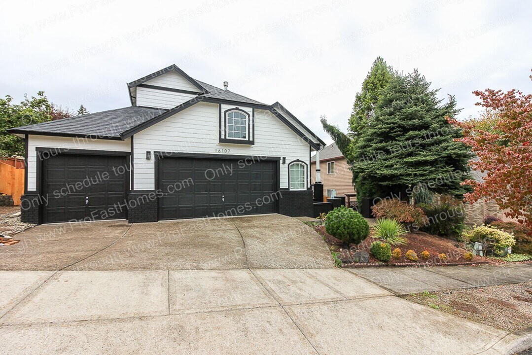 16107 SE Bybee Ct in Portland, OR - Building Photo
