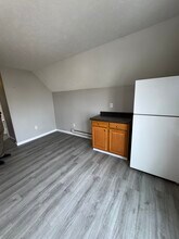 310 E Mulberry St, Unit #2 in Bloomington, IL - Foto de edificio - Building Photo