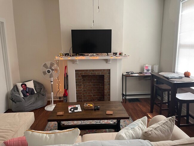 16 Edith Pl in Pittsburgh, PA - Foto de edificio - Building Photo