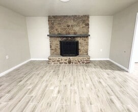 220 W Ave P in Silsbee, TX - Building Photo - Building Photo