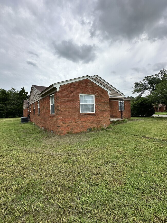 4309 Springlake Dr in Oklahoma City, OK - Building Photo - Building Photo