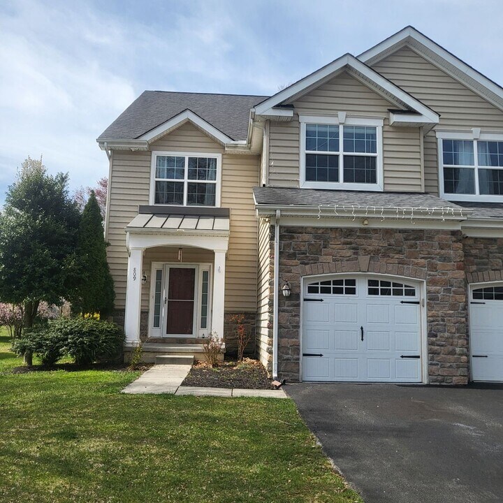 809 N Aikens Tavern Ct in Newark, DE - Building Photo