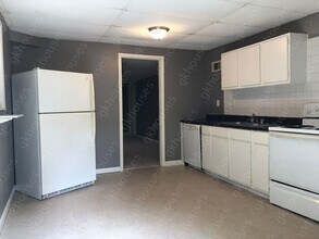 4911 Valley Dale Dr SW-Unit -Unit C in Lilburn, GA - Building Photo - Building Photo