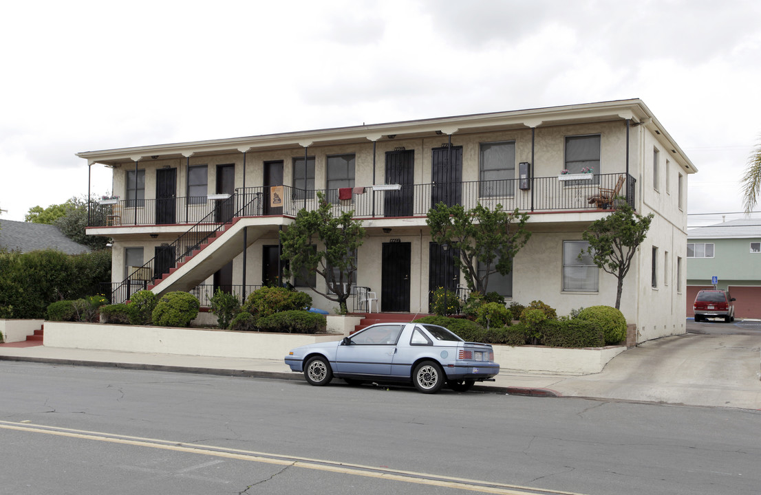 4459-4459 Euclid Ave in San Diego, CA - Building Photo