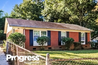 135 Short Hills Dr in Charlotte, NC - Building Photo - Building Photo