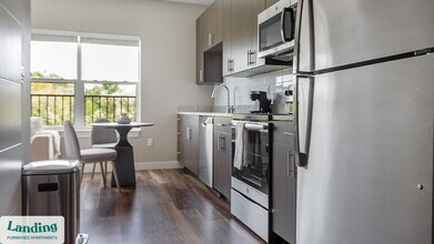 1010 Enclave Blvd in Edwardsville, IL - Building Photo - Building Photo