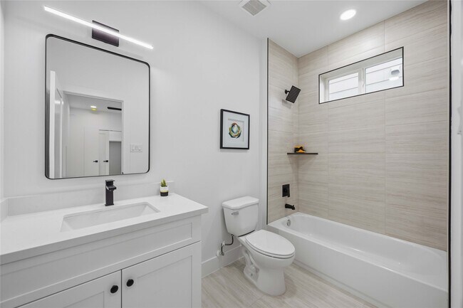 2010 Yates St in Houston, TX - Building Photo - Building Photo