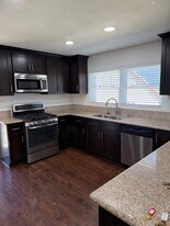 176 Bethune Way in Chula Vista, CA - Building Photo