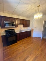 378 Riverway, Unit 5 in Boston, MA - Building Photo