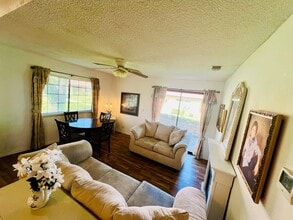 19256 Cottonwood Dr in Apple Valley, CA - Building Photo - Building Photo