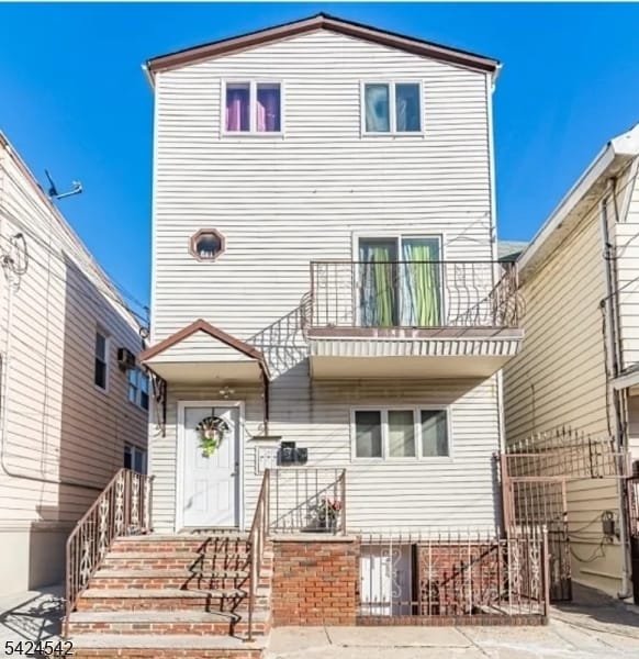 property at 95 Stone St