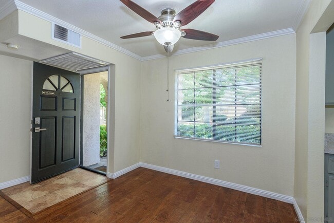 13294 Wimberly Square in San Diego, CA - Building Photo - Building Photo