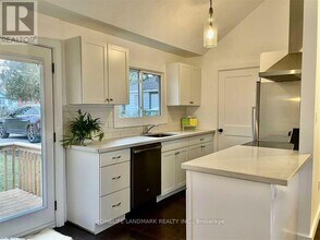 851 Lake Dr E in Georgina, ON - Building Photo - Building Photo