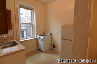 25 Park Dr in Boston, MA - Building Photo - Building Photo