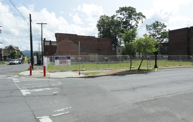 12 White St in Cohoes, NY - Building Photo - Building Photo