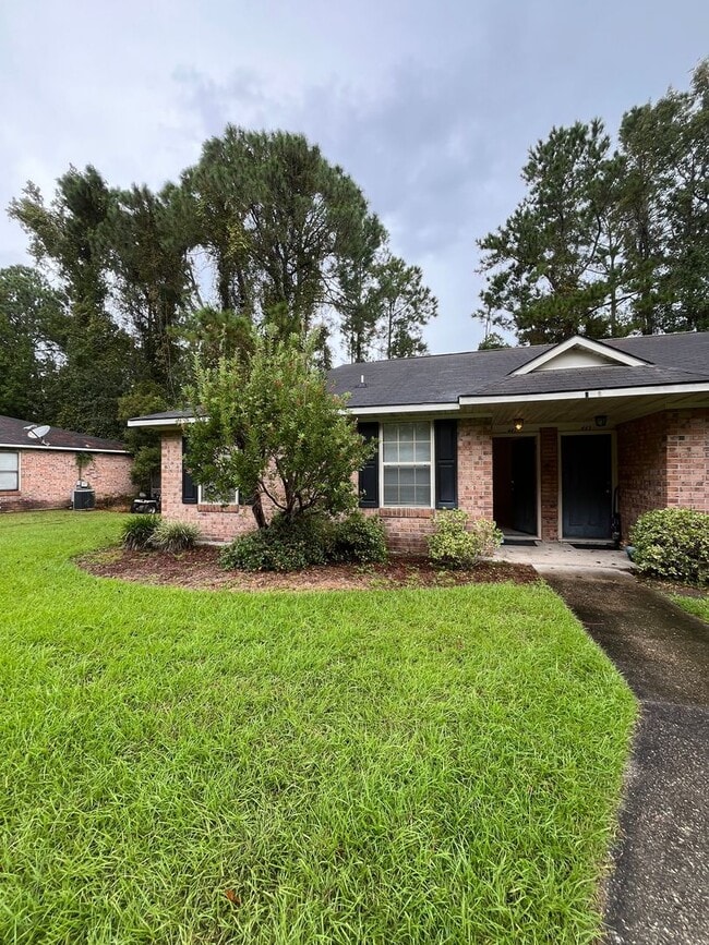property at 441 Admiral's Walk Dr