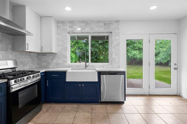 property at 1401 Meadowmear Dr