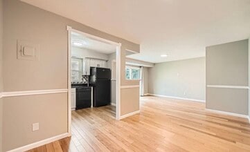 11921 Tarragon Rd in Reisterstown, MD - Foto de edificio - Building Photo
