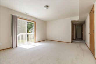 701 Lauren St in Coupeville, WA - Building Photo - Building Photo