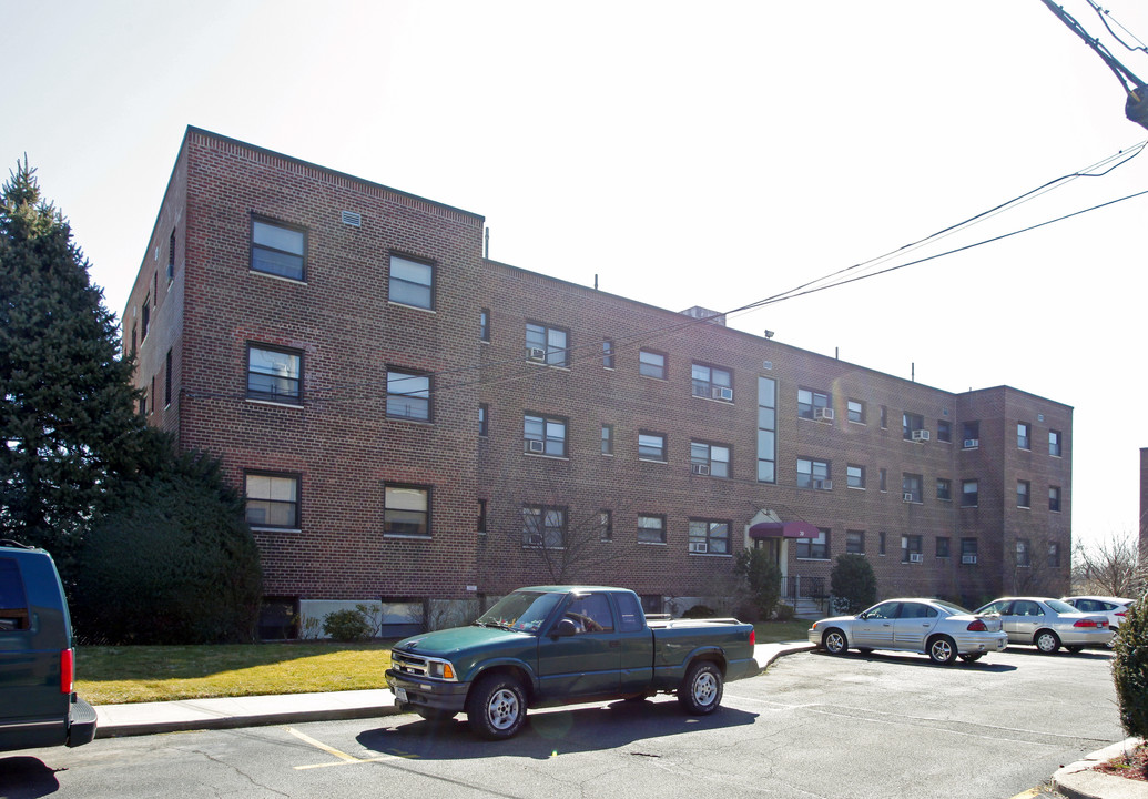 20 Shady Glen Ct in New Rochelle, NY - Foto de edificio