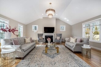 18 Scenic Dr in Manchester, NH - Building Photo - Building Photo