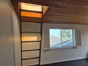 300 Melrose Dr in Oxnard, CA - Building Photo - Building Photo